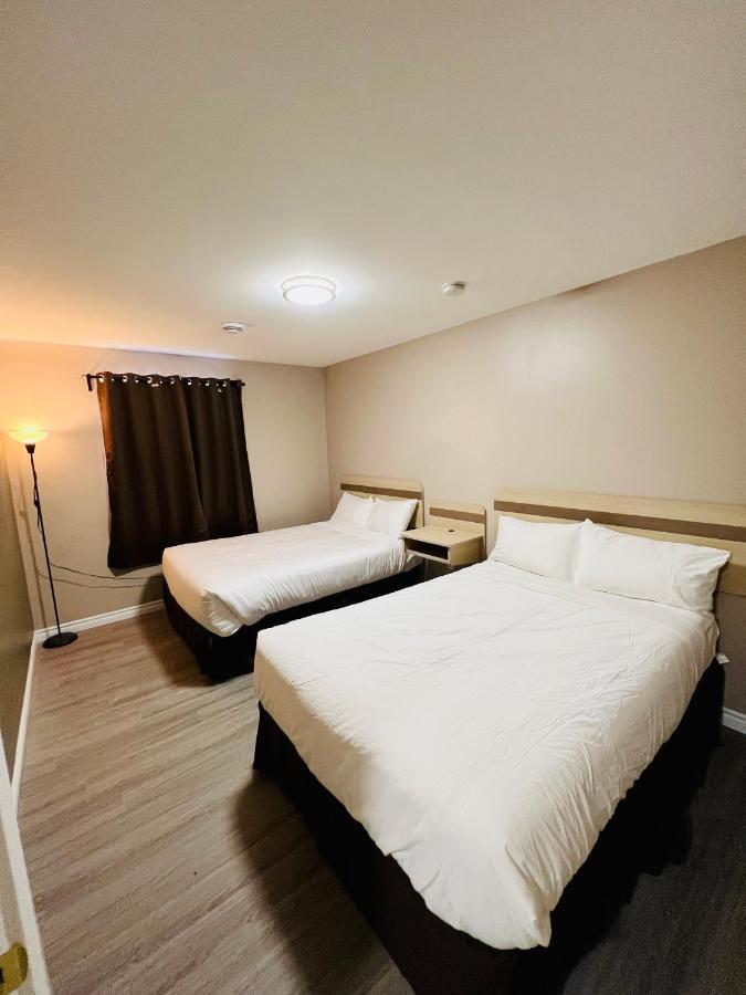 Super 8 By Wyndham On Motel