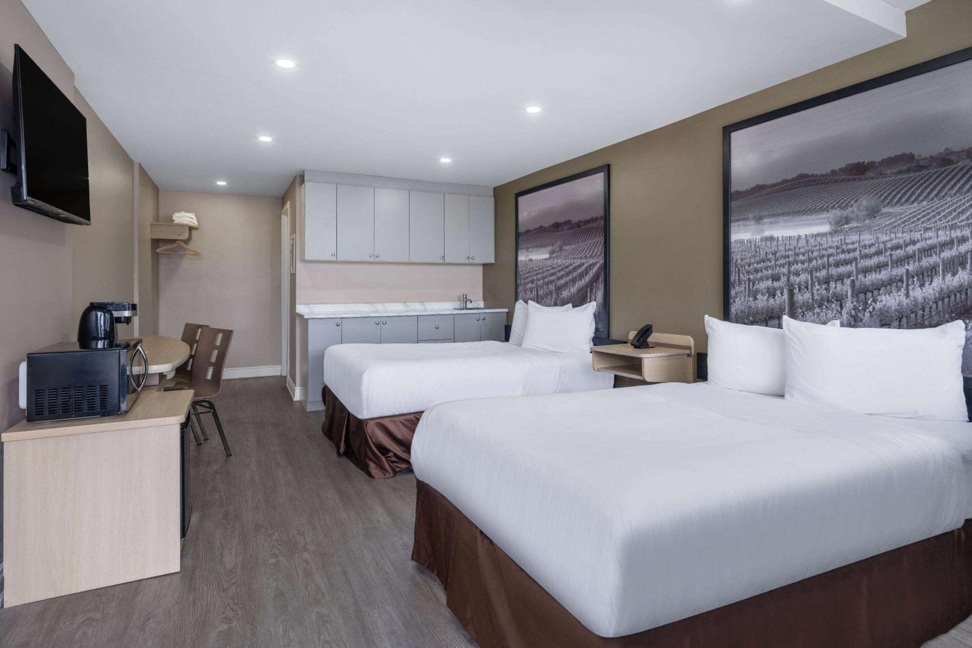 Motel Super 8 By Wyndham On 2*